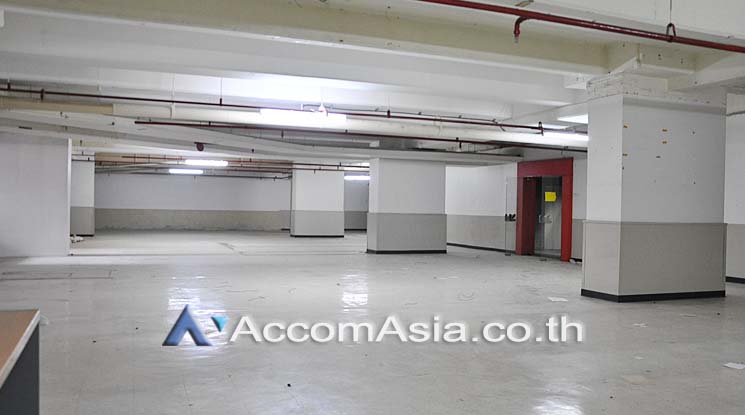 5  Retail / Showroom For Rent in Silom ,Bangkok BTS Chong Nonsi at Paso Tower AA15410